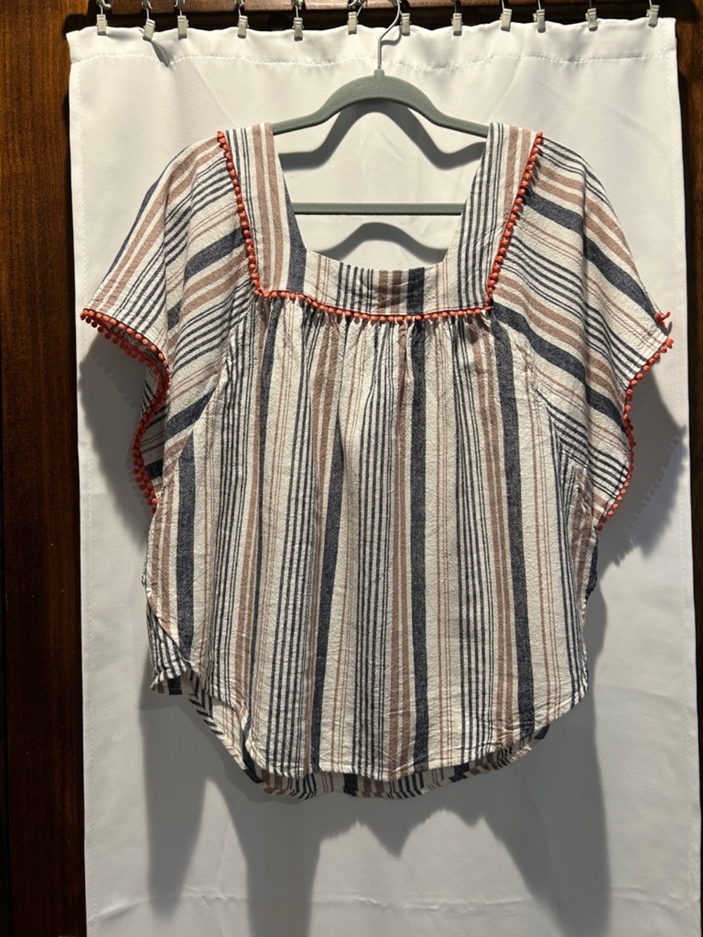 Striped linen Top with coral accents